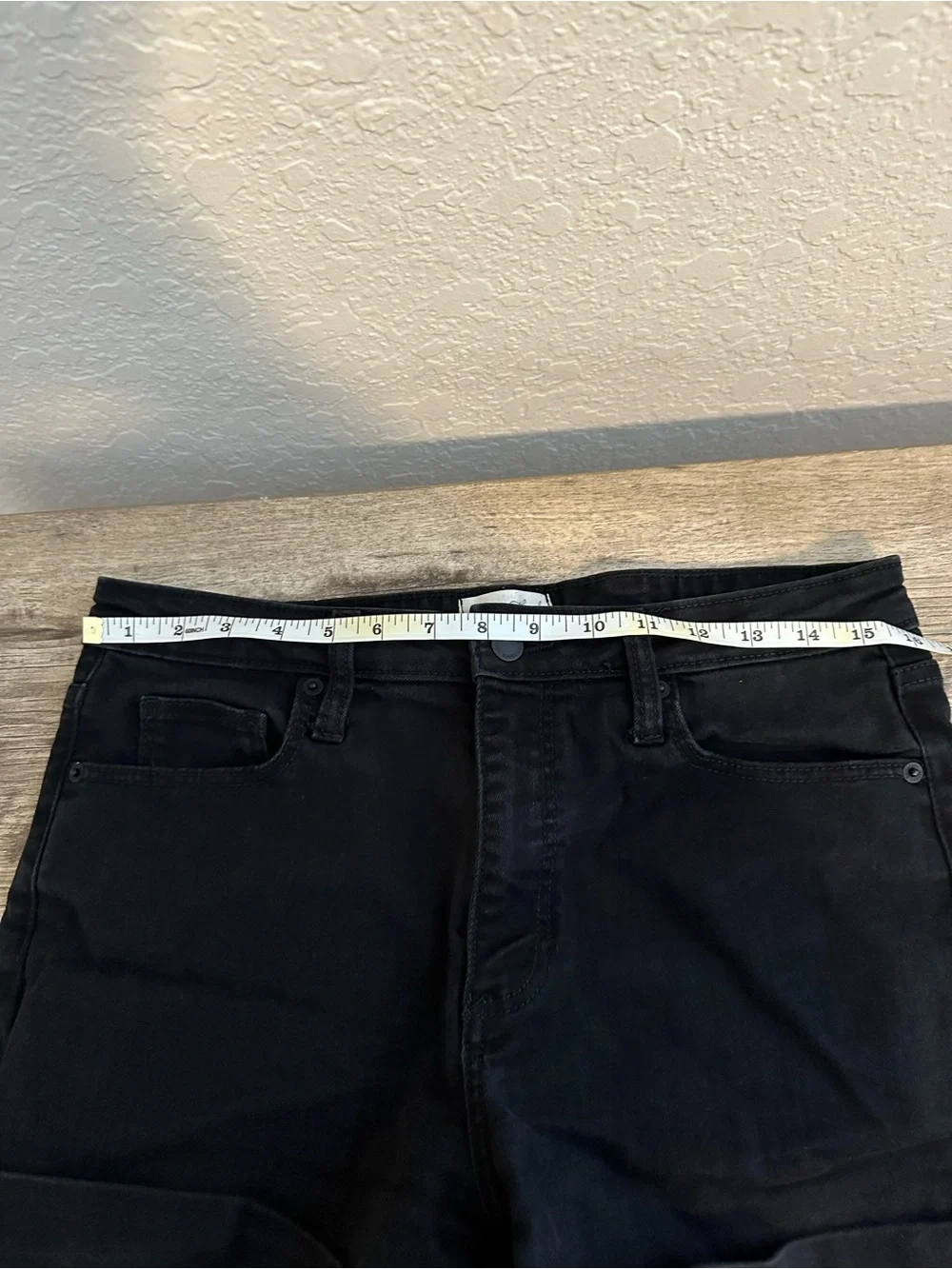 Universal Thread Women’s Black Cuffed Jean Shorts Size 10/30